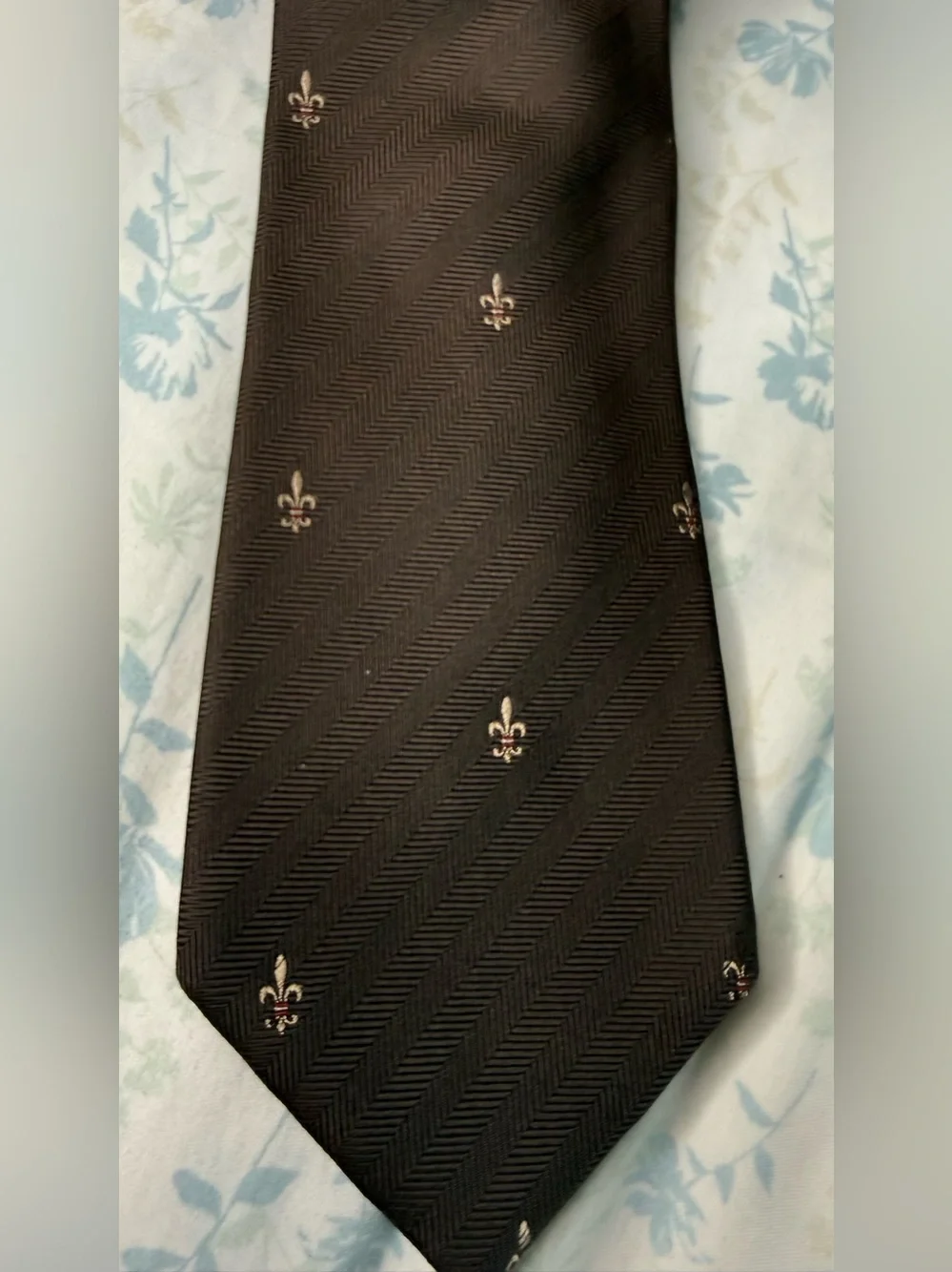 Givenchy Gentlemen Paris Silk Tie Brown Fleur De Lis Chevron Weave